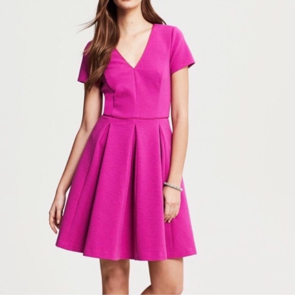 BANANA REPUBLIC Fuschia Pink Pleated Dress | Size 6